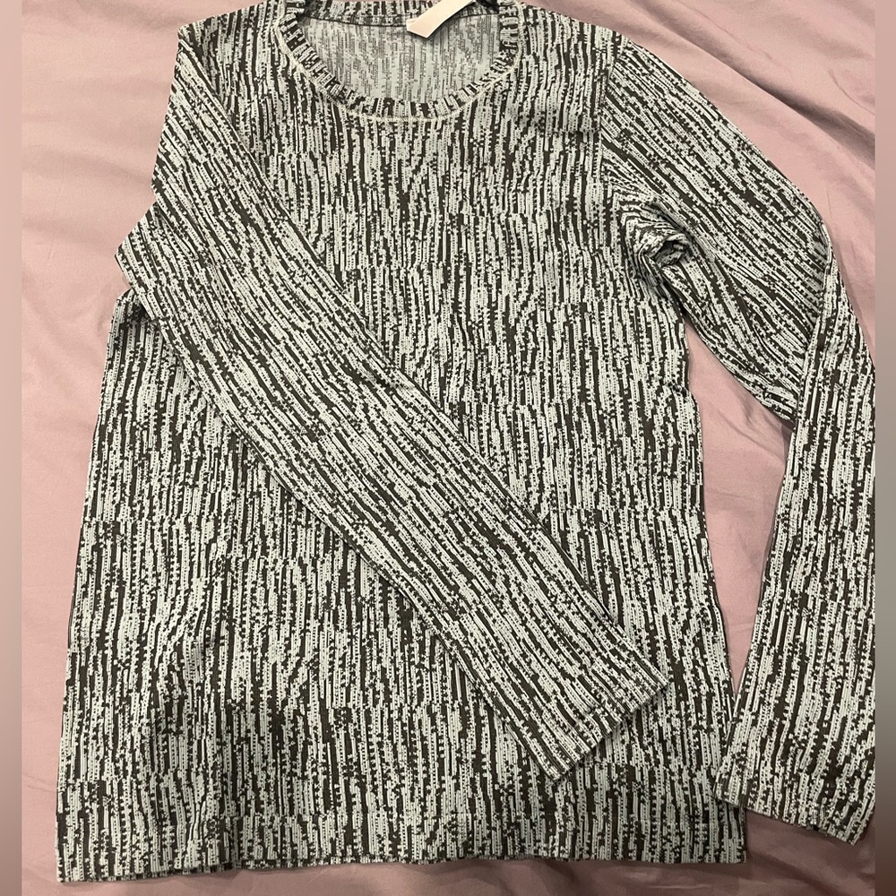 Athleta long sleeve flurry Elemental Top for running.
